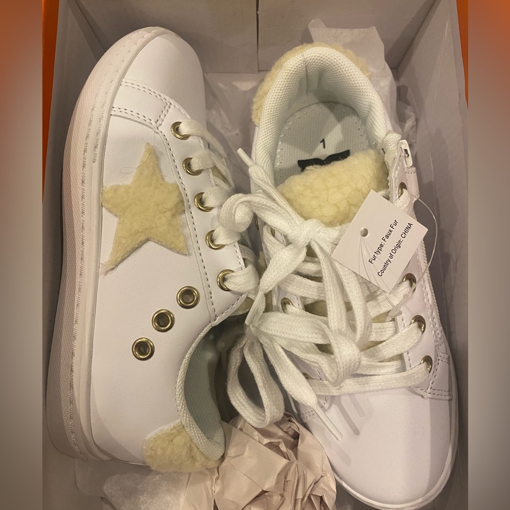 White kids sneakers with cute fuzzy Star accent. New in box